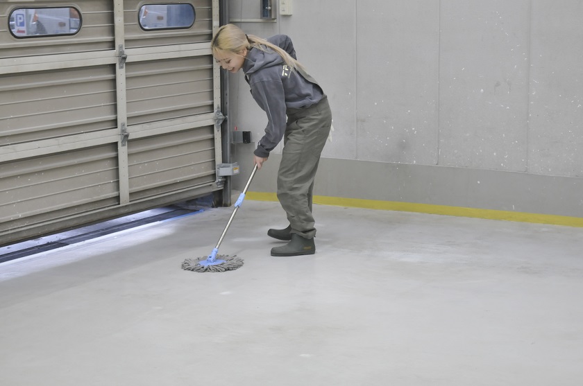 令和2年に向けて　年末恒例「大掃除」＆「作業工房床面防塵塗料塗り直し」