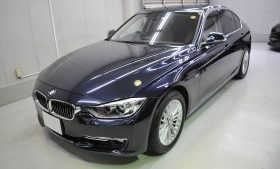 BMW320i