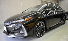 トヨタ　プリウスPHV